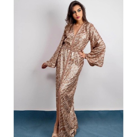 Caftan doré à sequins – Prestige impérial par Caftanium Casablanca |📍Casablanca, Maroc 🇲🇦