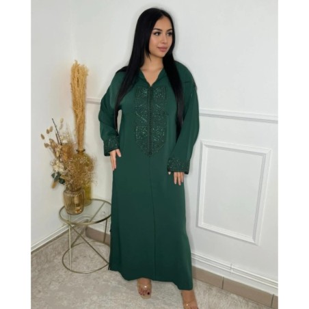 Caftan vert émeraude brodé par Caftan_industry |📍Drancy, France