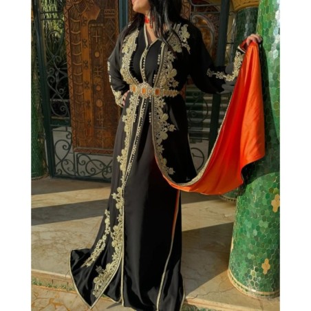 Caftan Noir et Or brodé par Caftan_industry |📍Drancy, France