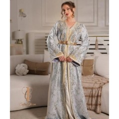 Caftan argenté brodé de motifs floraux dorés par caftan_ikram_ |📍Tétouan, Maroc