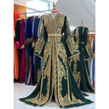 Caftan en velours vert et doré par Nabil Caftan |📍Meknès, Maroc 🇲🇦