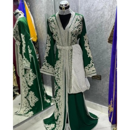 Caftan de velours vert et doré par Nabil Caftan |📍Meknès, Maroc 🇲🇦