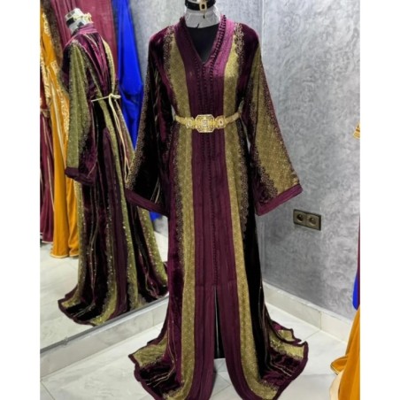 Caftan bleu brodé à la main par Nabil Caftan |📍Meknès, Maroc