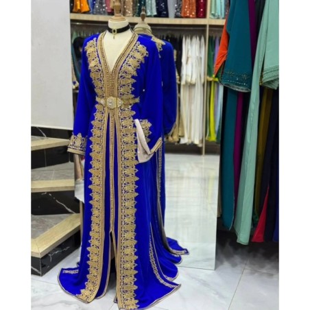 Caftan bleu brodé à la main par Nabil Caftan |📍Meknès, Maroc 🇲🇦