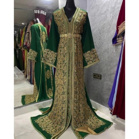 Caftan de velours vert et doré par Nabil Caftan |📍Meknès, Maroc 🇲🇦
