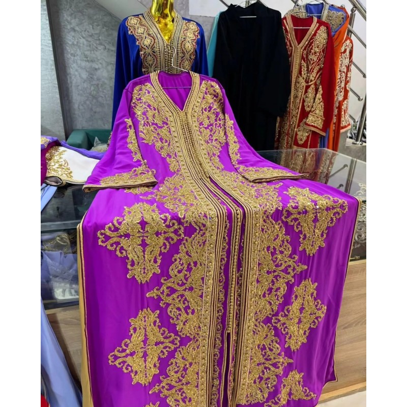 Caftan violet brodé or par Nabil Caftan |📍Meknès, Maroc