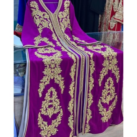 Caftan violet brodé à la main par Nabil Caftan |📍Meknès, Maroc 🇲🇦