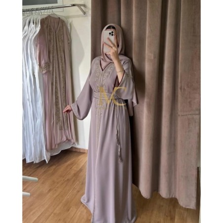 Caftan prune brodé par Marwa_Caftan |📍Mohammédia, Maroc 🇲🇦