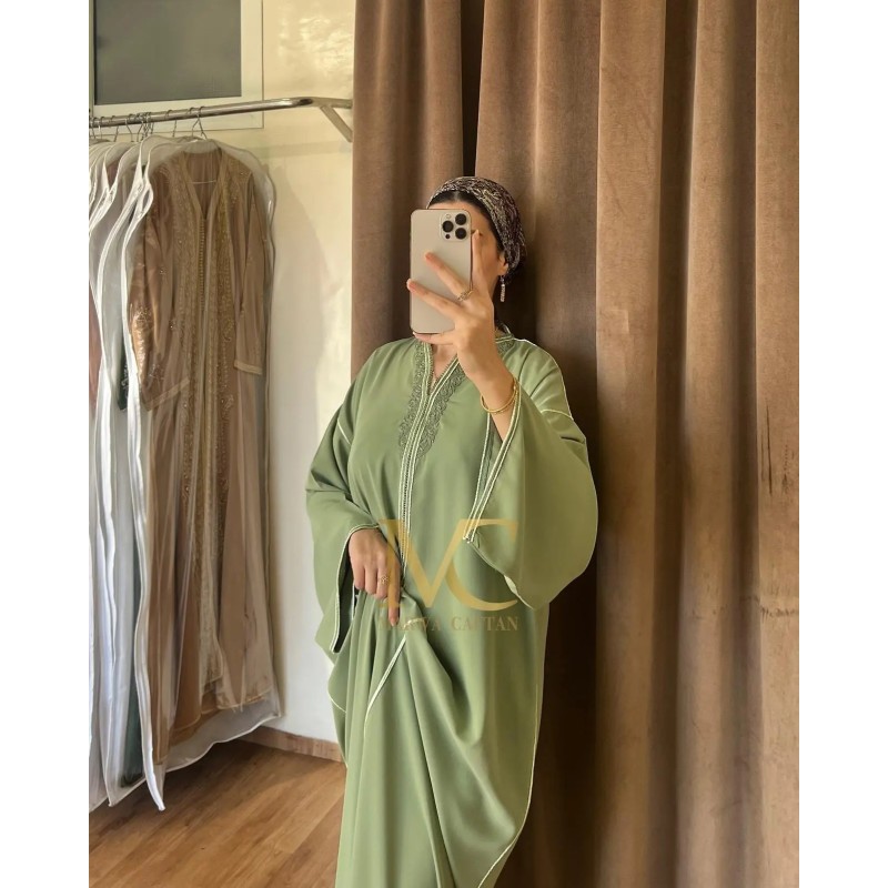 Élégant caftan vert en soie par Marwa_Caftan |📍Mohammédia, Maroc 🇲🇦