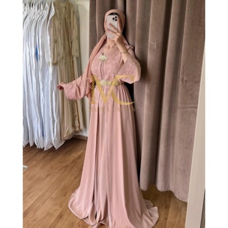 Caftan rose poudré et doré par Marwa_Caftan |📍Mohammédia, Maroc 🇲🇦