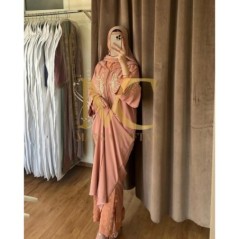 Caftan Saumon brodé à la main par Marwa_Caftan |📍Mohammédia, Maroc 🇲🇦