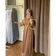 Caftan beige doré à pois ton sur ton et détails sfifa par Marwa_Caftan |📍Mohammédia, Maroc 🇲🇦
