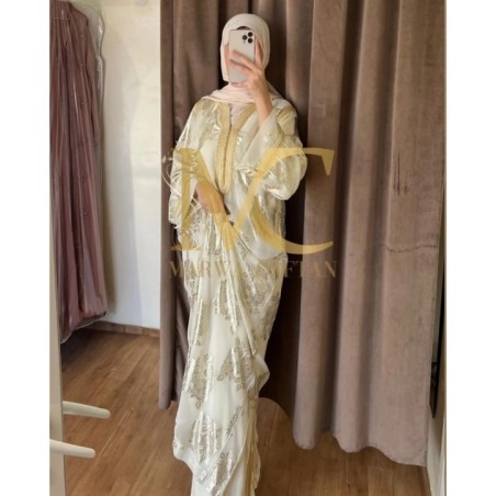 Caftan en organza et soie blanc et doré par Marwa_Caftan |📍Mohammédia, Maroc