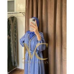 Caftan bleu rayé, détails perlés par Marwa_Caftan |📍Mohammédia, Maroc 🇲🇦