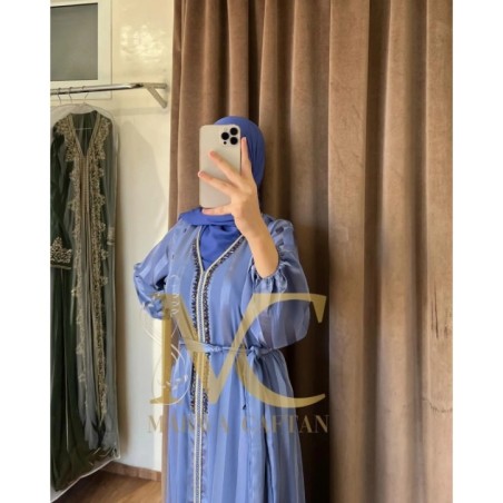 Caftan bleu rayé, détails perlés par Marwa_Caftan |📍Mohammédia, Maroc 🇲🇦