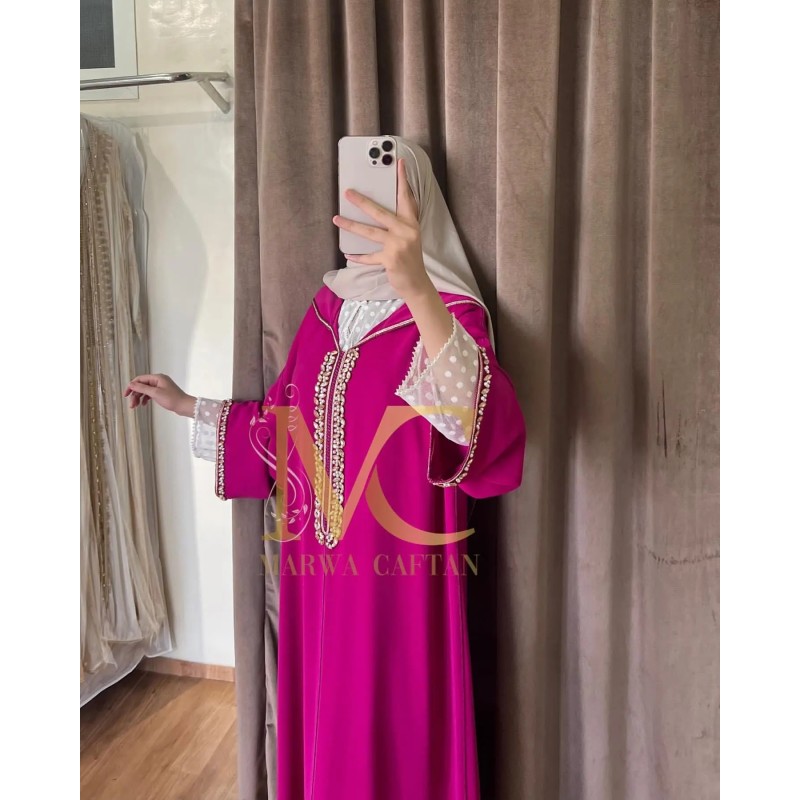 Caftan fuchsia en soie par Marwa_Caftan |📍Mohammédia, Maroc 🇲🇦 Caftan fuchsia en soie par Marwa_Caftan |📍Mohammédia, Maroc 🇲🇦