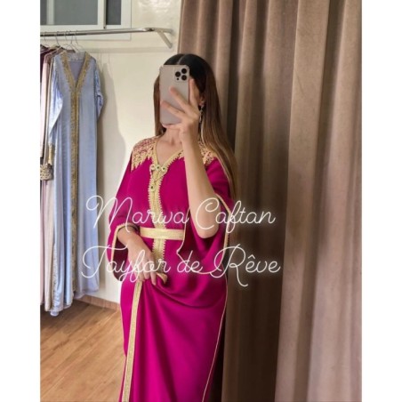 Caftan fushia et or par Marwa_Caftan |📍Mohammédia, Maroc 🇲🇦