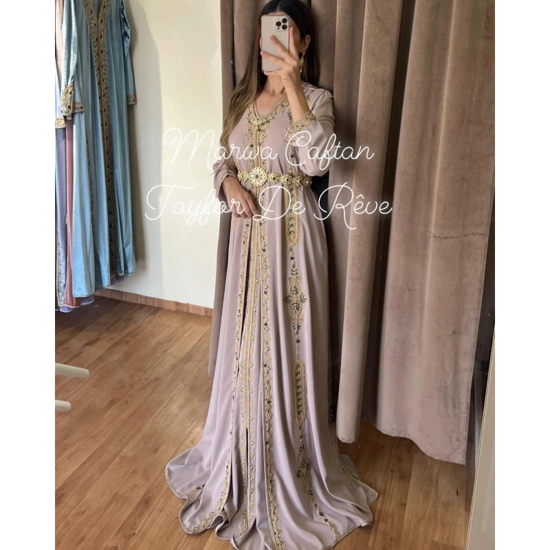 Caftan rose poudré par Marwa_Caftan |📍Mohammédia, Maroc 🇲🇦