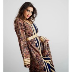 Caftan bleu brodé à la main – Prestige impérial par Caftanium |📍Casablanca, Maroc 🇲🇦