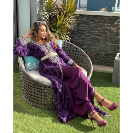 Caftan de velours violet par Caftanium |📍Casablanca, Maroc 🇲🇦