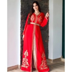 Caftan rouge et doré par Caftanium |📍Casablanca, Maroc 🇲🇦
