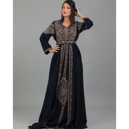 Caftan bleu nuit brodé par Caftanium |📍Casablanca, Maroc 🇲🇦