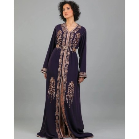 Caftan prune et doré par Caftanium |📍Casablanca, Maroc 🇲🇦