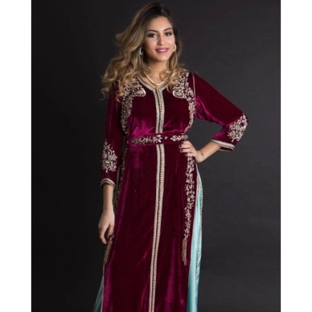 Caftan de velours bordeaux par Caftanium |📍Casablanca, Maroc 🇲🇦