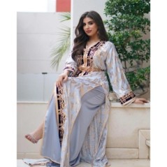 Caftan bleu brodé à la main par Location Caftan d'Or |📍Casablanca, Maroc 🇲🇦
