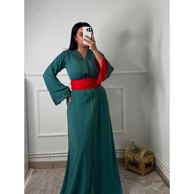 Caftan vert et rouge par Caftan_industry |📍Drancy, France